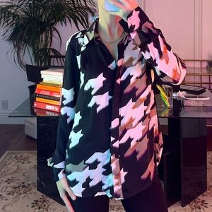 Trina Turk geometric button of blouse